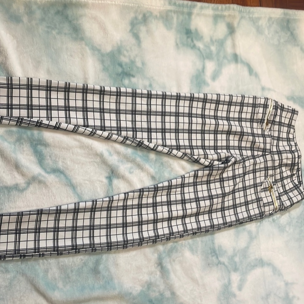 White & black huddle plaid pants